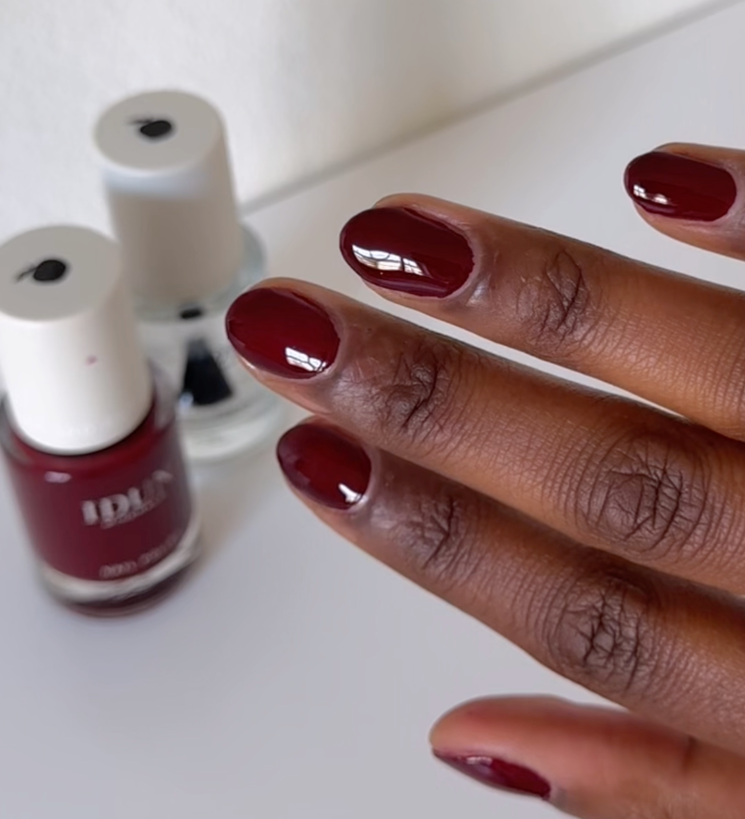 NAIL POLISH